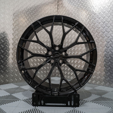 SP TWO - RANGE ROVER SPORT/SVR 14-22: Front: 23" x 10.5" | Rear: 23" x 10.5"