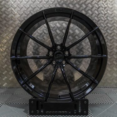 SP ONE - AUDI R8 Gen 2: Front: 10" x 9" | Rear: 21" x 12"